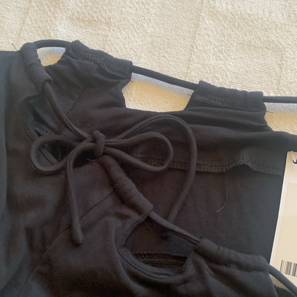 Cute NWT Fabletics Top - Picture 3 of 5